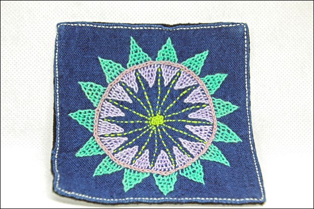 刺繍のコースター(ランテン)