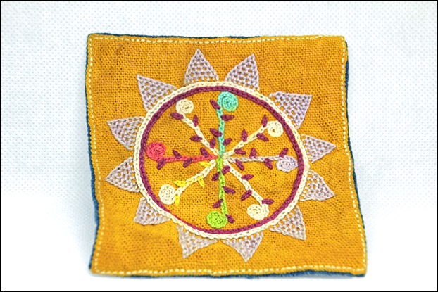 刺繍のコースター(ランテン)