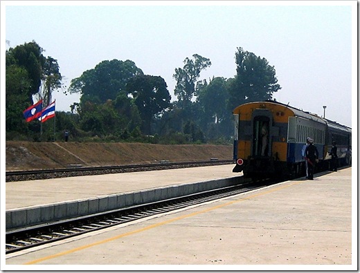 ラオス・タイ国際列車開通式