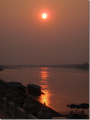 メコン川に沈む夕日（ノンカイ）